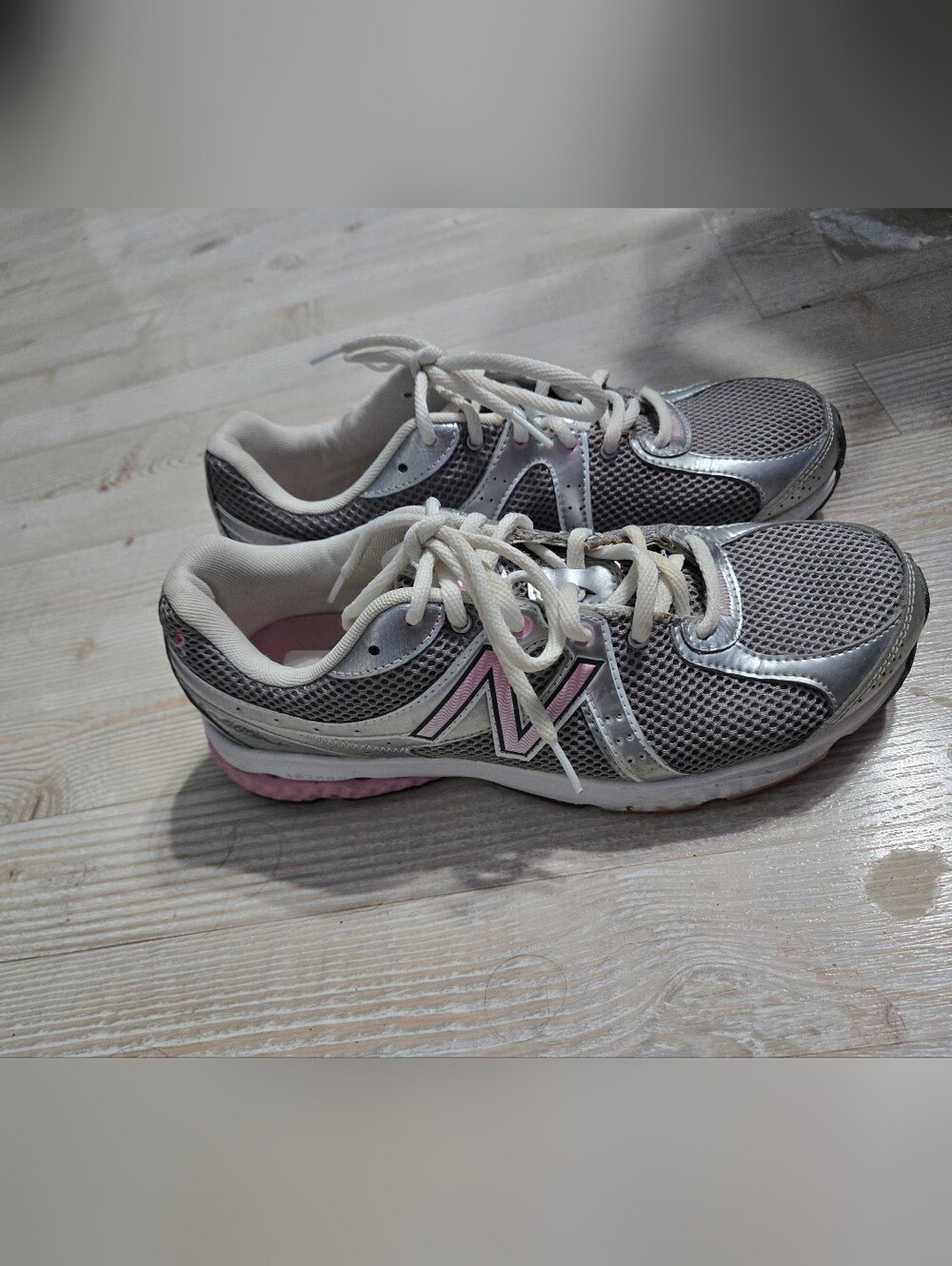 New Balance Size 9.5 Womens Shoes